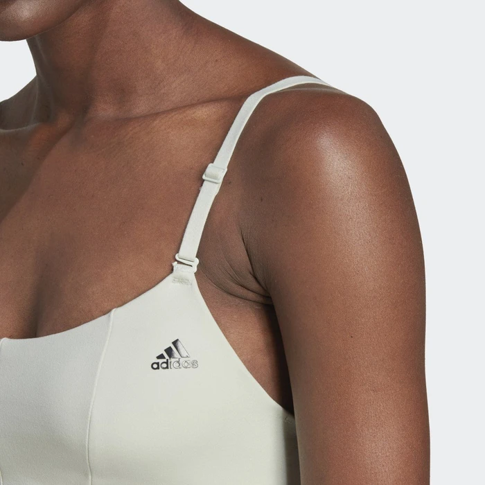adidas Yoga Studio Light-Support Sport-BH linen green/carbon (Damen)