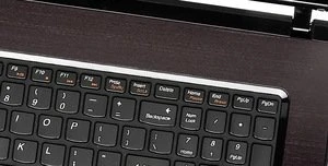 Lenovo G780, Core i3-3110M, 4GB RAM, 500GB HDD, DE