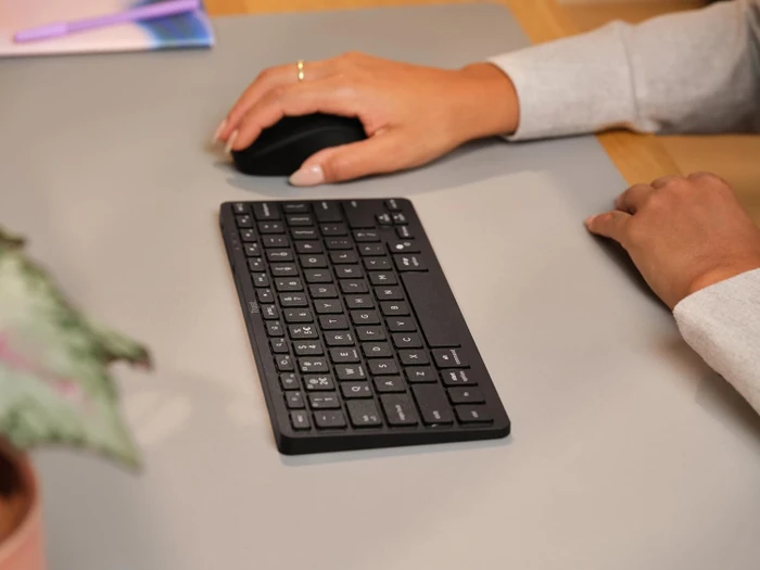 Trust Vira Multi-Device Wireless Keyboard, schwarz, Bluetooth, UK