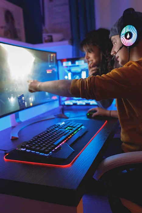 Verbatim SureFire Silent Flight RGB-680 Gaming Mousepad, schwarz