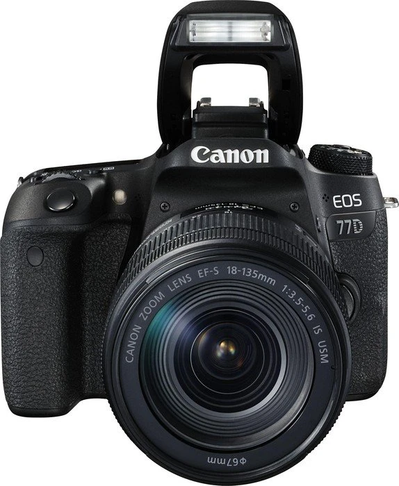 Canon EOS 77D mit Objektiv EF-S 18-135mm 3.5-5.6 IS USM