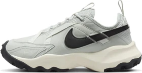 Nike TC 7900 light silver/sea glass/guava ice/black (Damen)