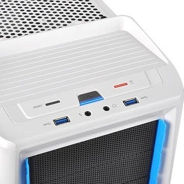Thermaltake Chaser A41 Snow Edition, Acrylfenster