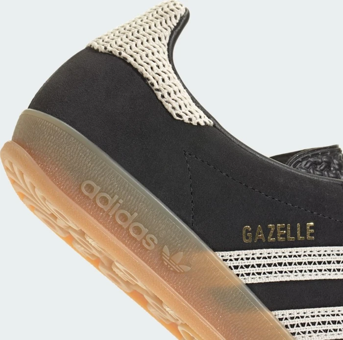 adidas Gazelle Indoor core black/wonder white/gum (Damen)