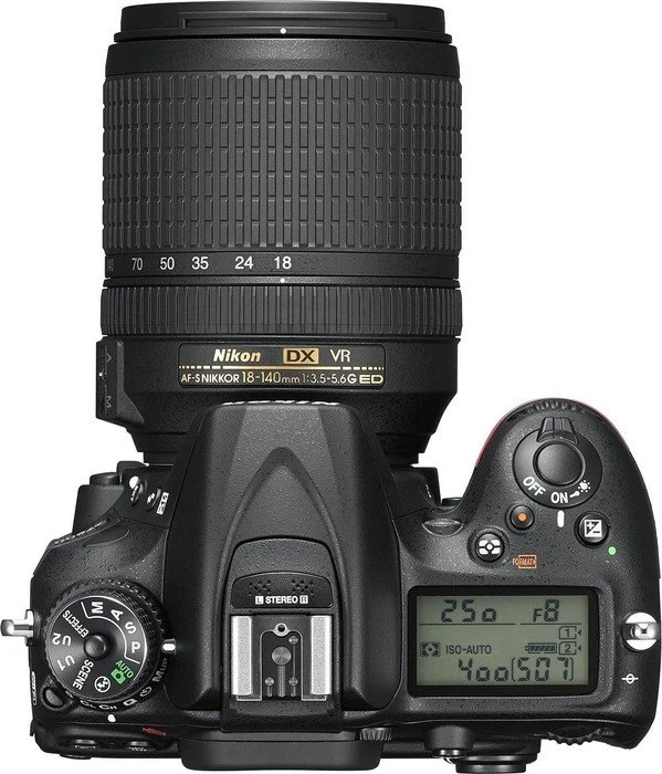 Nikon D7200 mit Objektiv AF-S DX 18-140mm 3.5-5.6 G ED VR