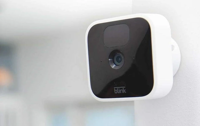 Blink Indoor Kamera weiß, 2. Generation/2020, inkl. Sync-Modul 2, 3er-Pack