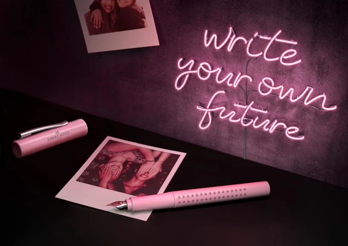 Faber-Castell Füller Grip 2011 pale rose, rechte Hand/linke Hand, mittel