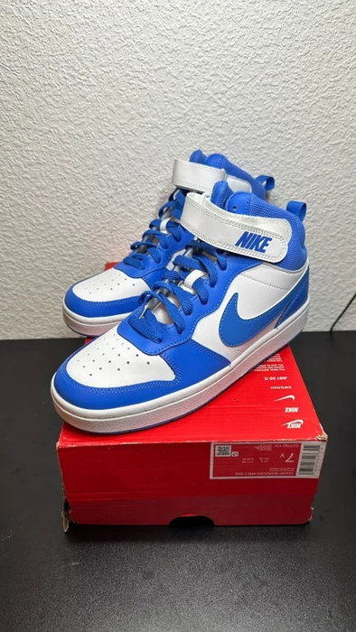 Court Borough Mid 2 white/blue crystal (Junior)