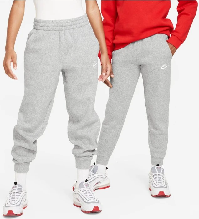Nike Sportswear Club Fleece Trainingshose lang dark grey heather/base grey/white (Junior)
