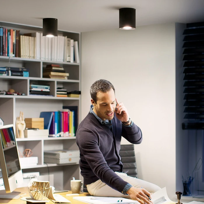 Philips Hue White Ambiance Pillar Spot Erweiterung 1-flammig schwarz