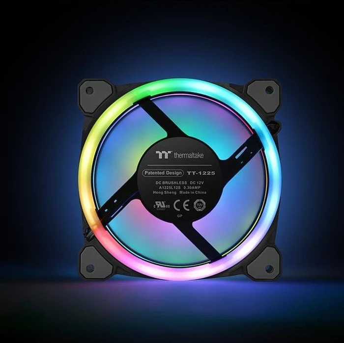 Thermaltake Riing Trio 14 LED RGB Radiator TT Premium Edition, LED-Steuerung, 140mm, 3er-Pack