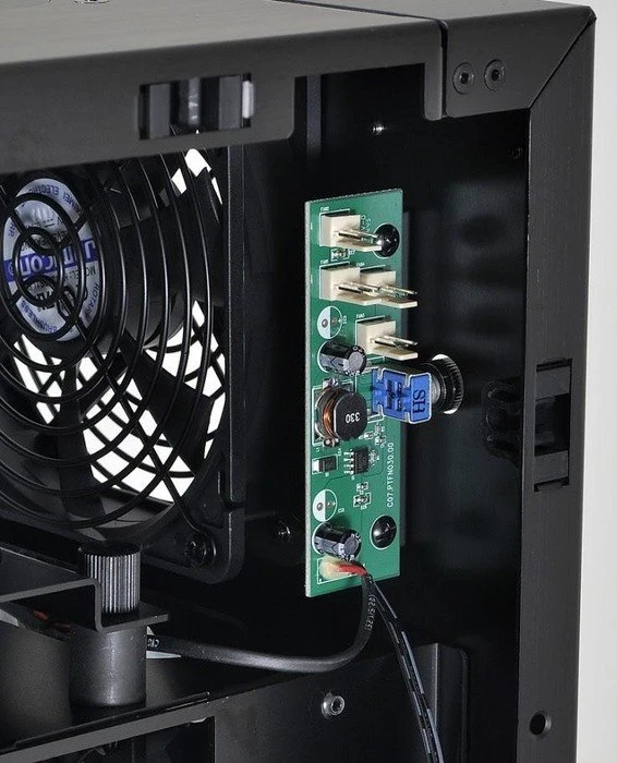 Lian Li TYR PC-X510WX schwarz, Acrylfenster, schallgedämmt