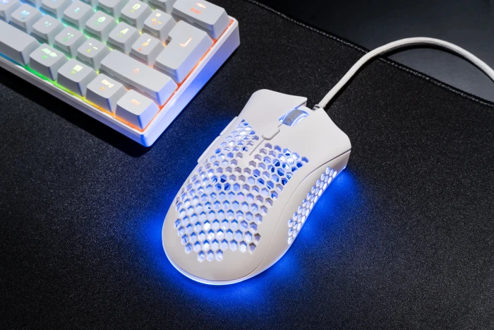 ISY IGM-4500-WT Ultralight RGB Gaming Maus weiß, USB