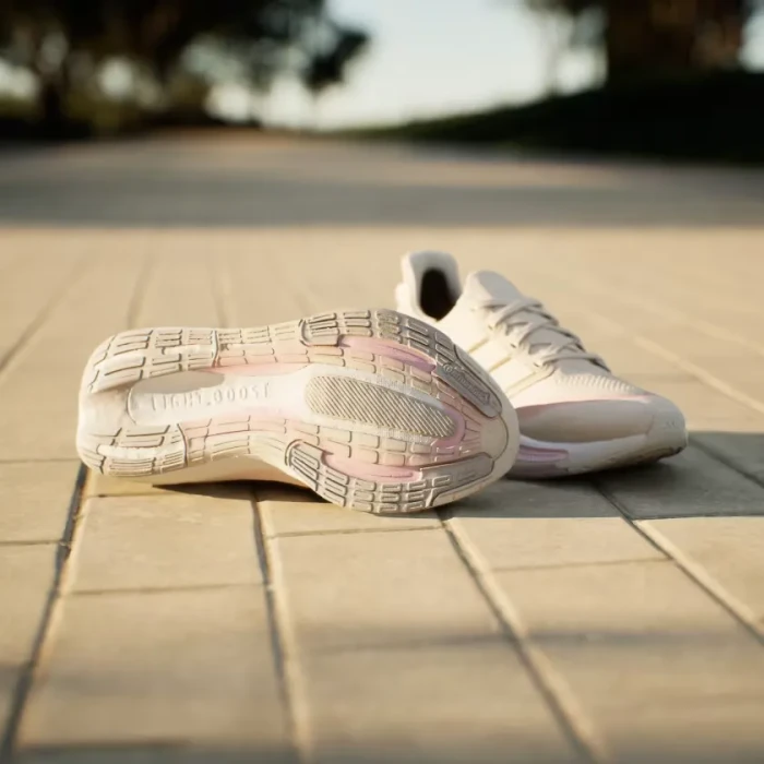 adidas Ultraboost Light chalk white/clear pink (Damen)