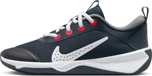 Nike Omni Multi-Court dark obsidian/smoke grey/bright crimson/white (Junior)