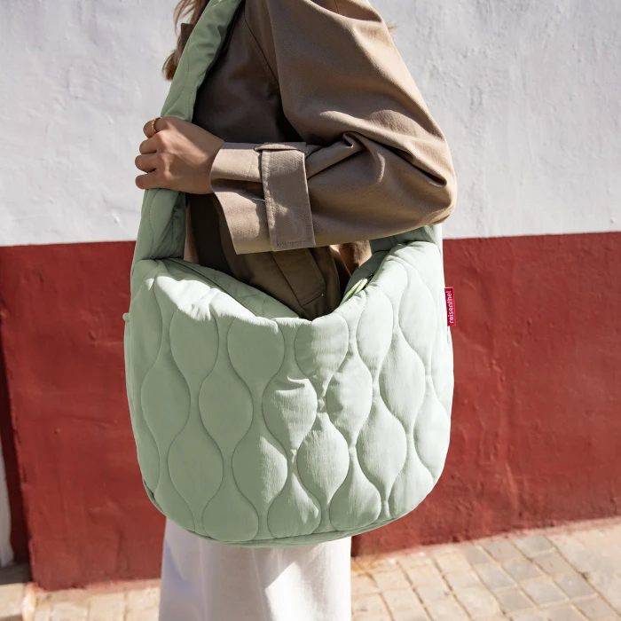 Reisenthel moonbag Umhängetasche puffer iced matcha