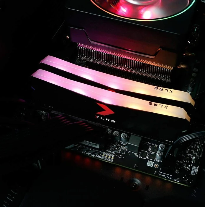 PNY XLR8 Gaming Epic-X RGB UDIMM 8GB, DDR4-3200, CL16-18-18-36