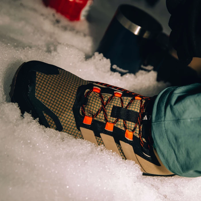 adidas Terrex Skychaser AX5 Mid GTX Climawarm+ cardboard/blanch cargo/pure teal (Herren)