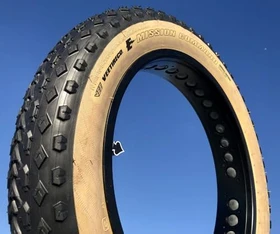 Vee Tire Co Mission Command 26 20x4.0" Reifen skinwall