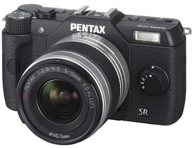 Pentax Q10 schwarz mit Objektiv Q 02 Standard Zoom 5-15mm 2.8-4.5 AL