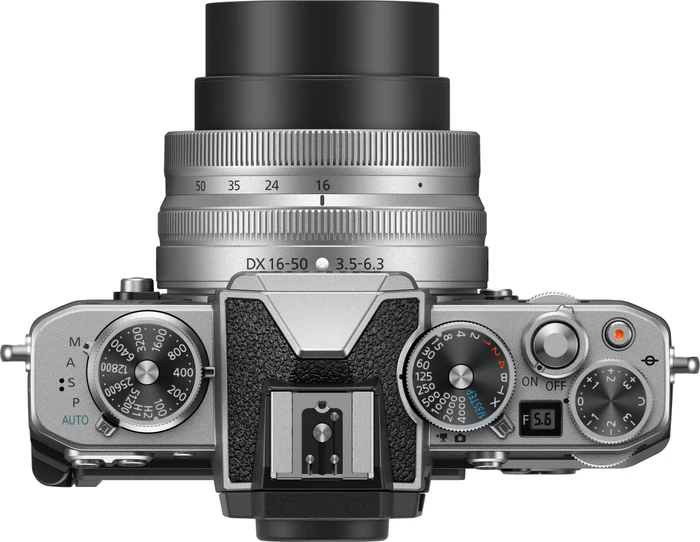 Nikon Z fc silber/schwarz mit Objektiv Z DX 16-50mm 3.5-6.3 VR
