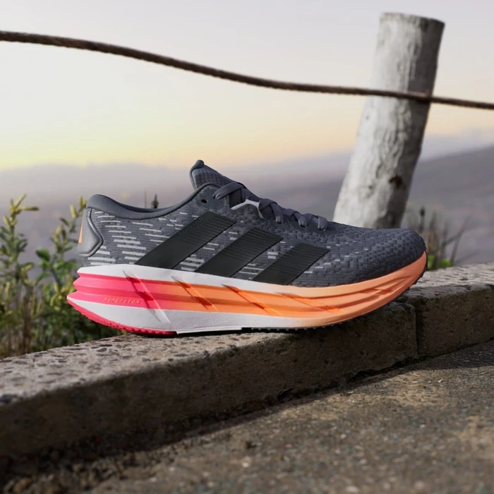 adidas Adistar 4 onix/core black/lucid orange (Herren)