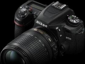 Nikon D7500 mit Objektiv AF-S DX 18-105mm 3.5-5.6 G ED VR