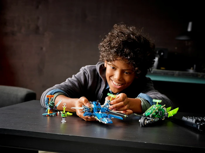 LEGO Ninjago - Jay und Lloyds Power-Flitzer