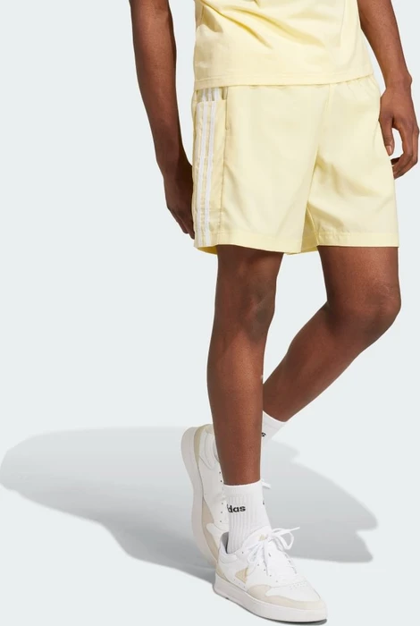 adidas Aeroready Essentials Chelsea 3-Streifen Shorts Trainingshose kurz almost yellow (Herren)