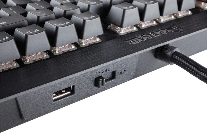 Corsair Gaming K70 LUX RGB, MX SILENT RGB RED, USB, DE