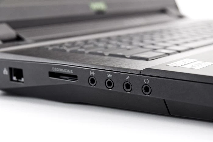 Schenker XMG P723-9EP Pro, Core i7-4700MQ, 16GB RAM, 120GB SSD, 1TB HDD, 2x Radeon HD 8970M, DE