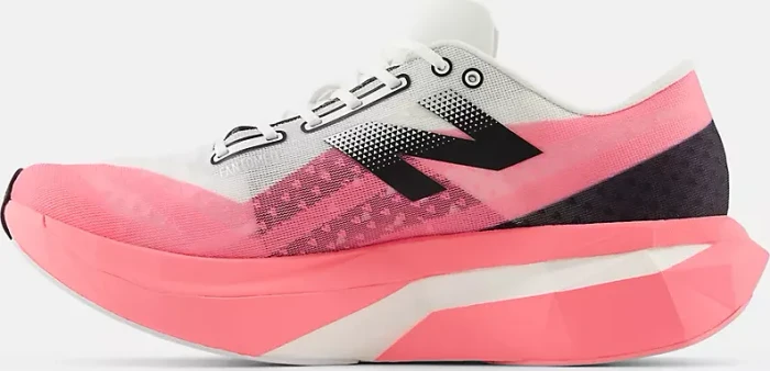 New Balance FuelCell SuperComp Elite v4 ultra pink/white/black (Herren)