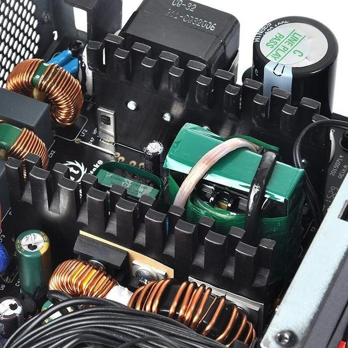 Thermaltake Smart DPS G 700W, ATX 2.31