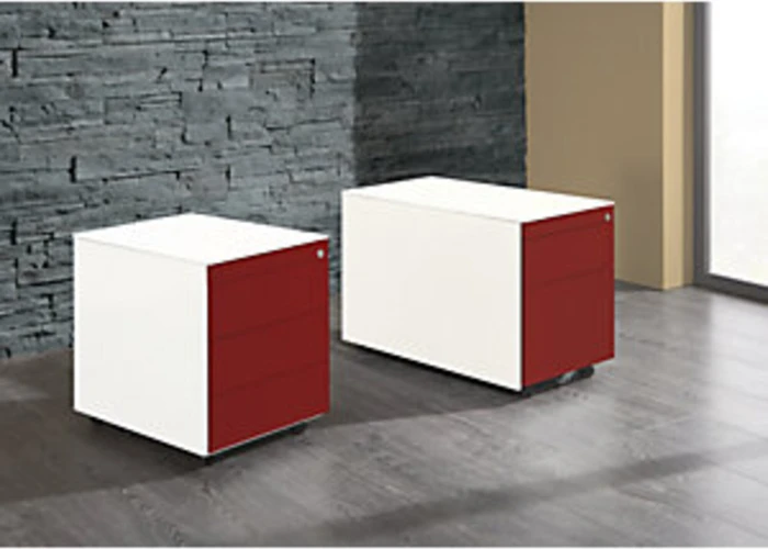 mauser Rollcontainer line, 570x800mm, 1x Utensilienauszug, 1x Materialschublade, 1x Hängeregistratur, reinweiß/rubinrot