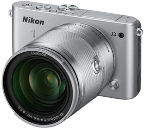 Nikon 1 J3 silber mit Objektiv 1 NIKKOR 10-100mm 4.0-5.6 VR