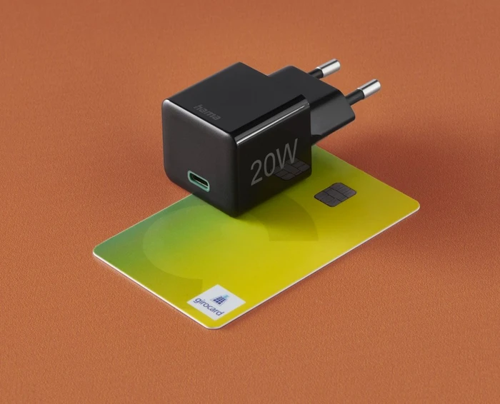 Hama Schnellladegerät USB-C PD/Qualcomm Mini-Ladegerät 20W schwarz