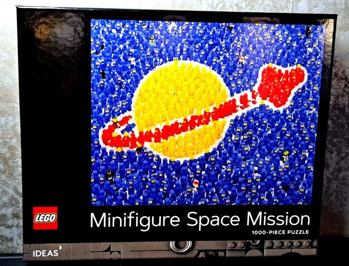 Abrams & Chronicle LEGO Ideas Minifigure Space Mission