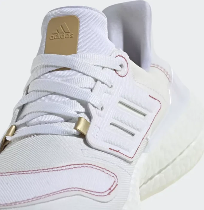 adidas Ultraboost 22 cloud white/wonder red (Damen)
