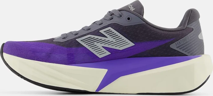 New Balance FuelCell Rebel v5 electric indigo/truffle salt/silver metallic (Damen)