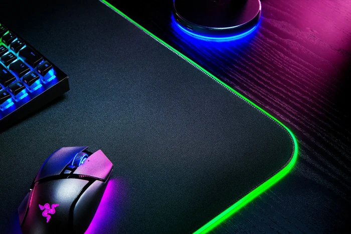 Razer Goliathus Chroma RGB Gaming-Mauspad, 3XL - 1200x550mm, schwarz