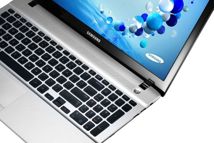 Samsung ATIV Book 2 - 270E5E, silber, Core i5-3230M, 8GB RAM, 750GB HDD, GeForce 710M, DE