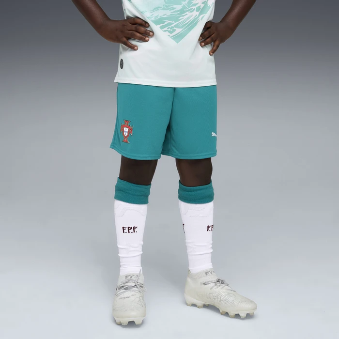 Puma FIFA WM 2026 Portugal Auswärtsshorts green lagoon/puma white (Junior)