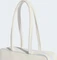 adidas Adicolor Elongated Airliner Schultertasche white/crystal sky Vorschaubild