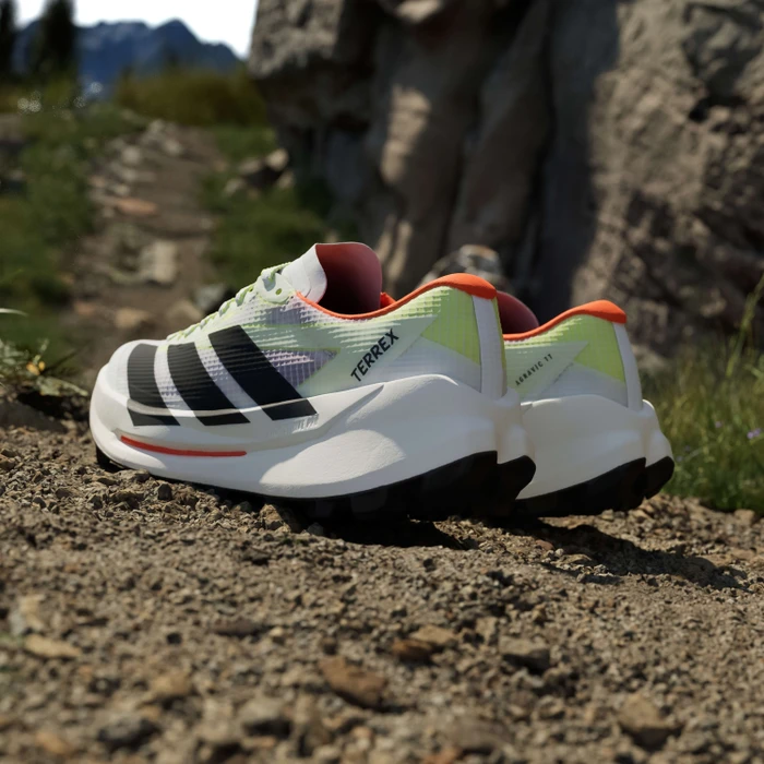 adidas Terrex Agravic TT cloud white/core black/semi impact orange (Damen)