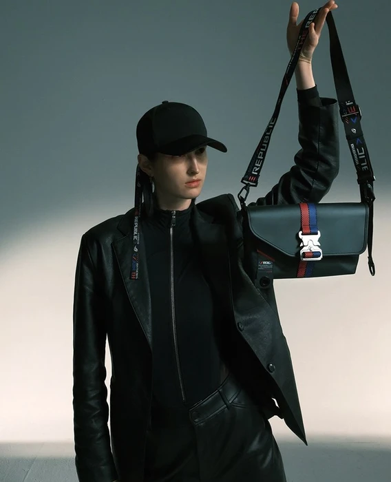 ASUS ROG Slash Sling Bag, Black