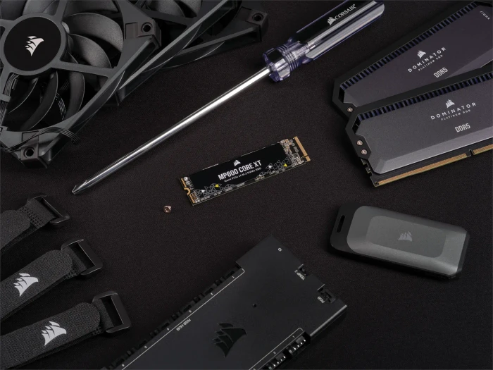Corsair Force Series MP600 Core XT 2TB, M.2 2280 / M-Key / PCIe 4.0 x4, Kühlkörper