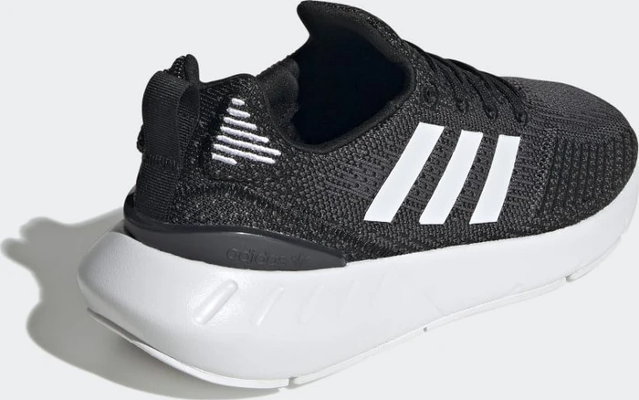 adidas Swift Run 22 core black/cloud white/grey five (Damen)