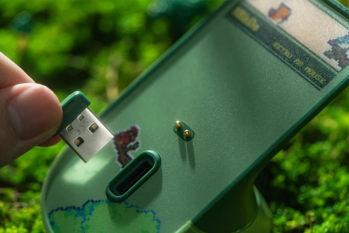 8BitDo Retro R8 Mouse mit Ladestation, Forest Wonder, grün, USB/Bluetooth