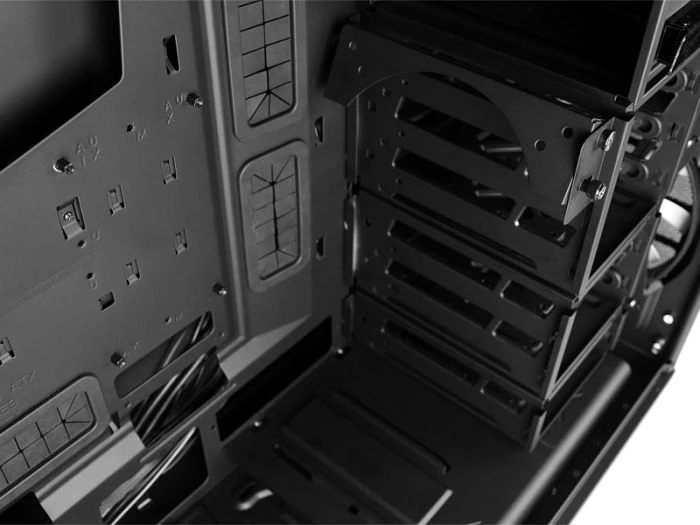 NZXT Phantom 630 Gunmetal, Acrylfenster