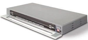 Belkin OmniView Quad-Bus-Serie 2x8